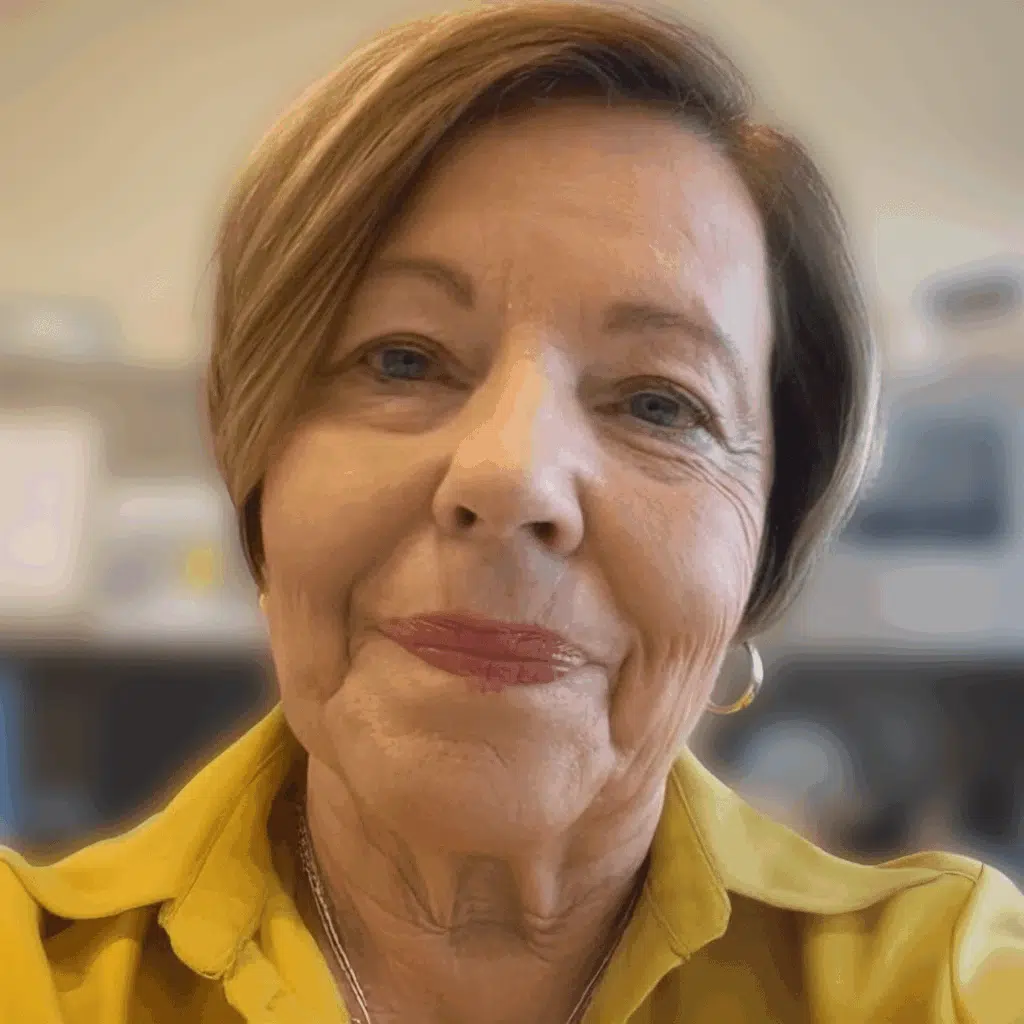 donna dame soft smiling portrait